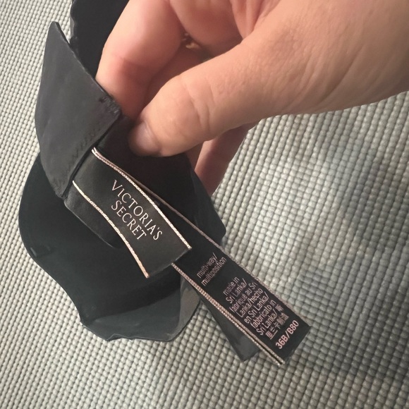 Victoria secret strapless bra - Picture 3 of 3